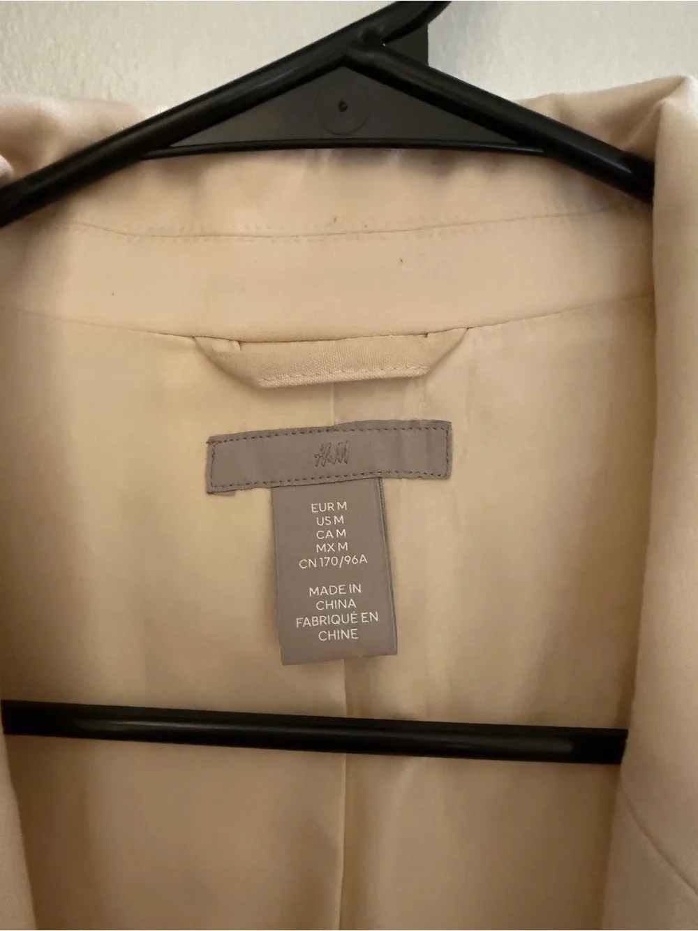 H&M Women’s Cream Blazer Jacket - Classic Single-Button - Picture 2 of 3